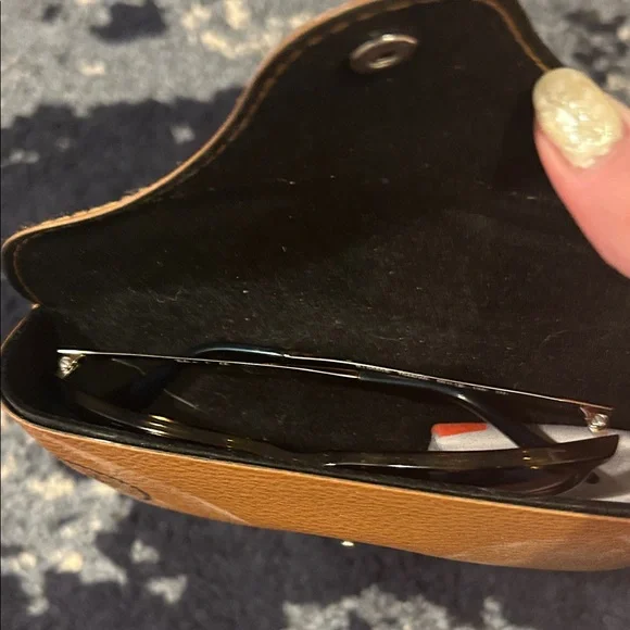 Kids Ray-Ban Tortoise ERIKA Shell Sunglasses with Tan Case - Picture 8 of 13